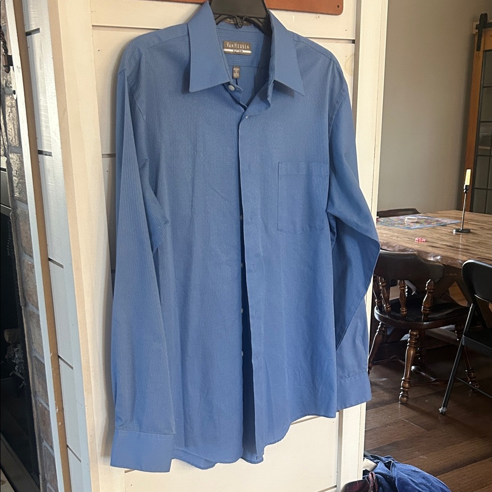 Van Heusen Men's Blue Dress Shirt